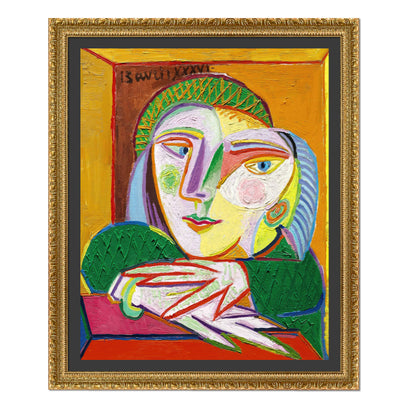 MUJER JUNTO A LA VENTANA