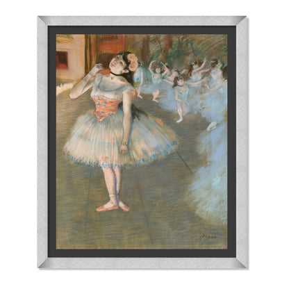 BAILARINA EN EL ESCENARIO