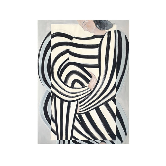 MUJER EN ROPA BLANCO Y NEGRO