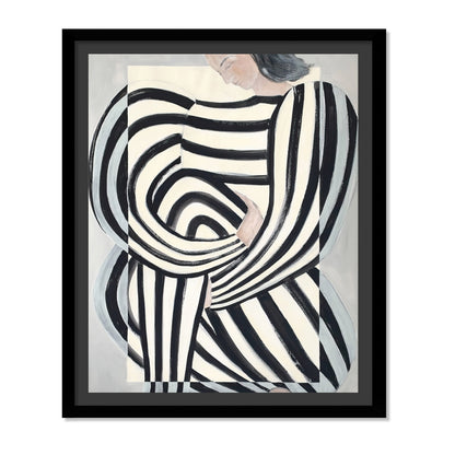 MUJER EN ROPA BLANCO Y NEGRO